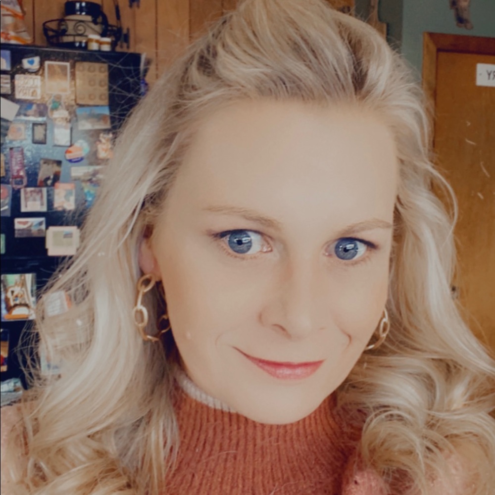 Meet your Posher, Jennifer